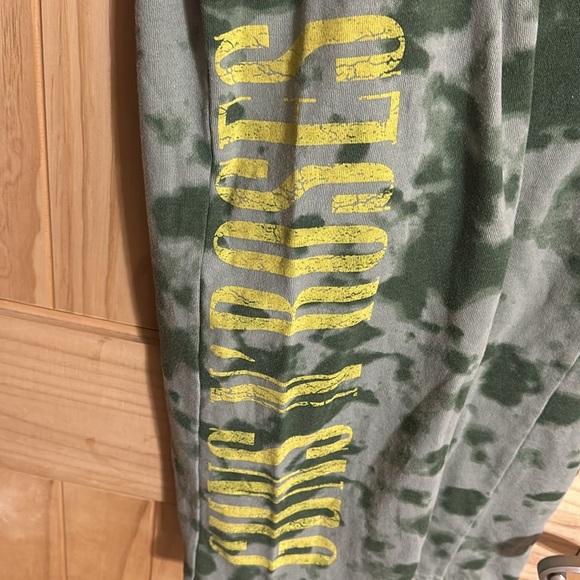 Licensed Guns N Roses Green Tie Dye Baggy Cropped Sweatpants - Picture 2 of 4